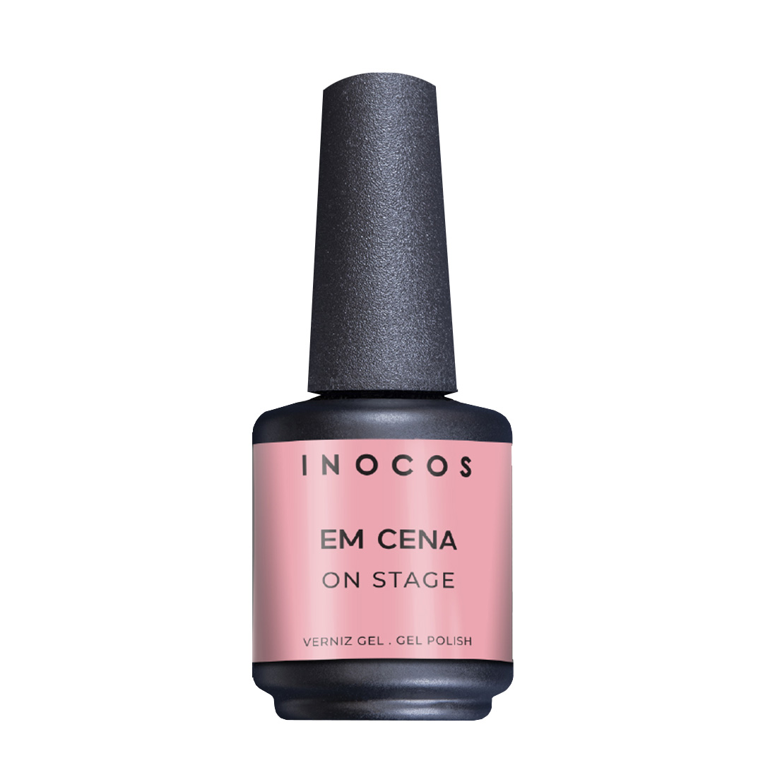 Inocos vernis gel Atitude Rosa GP481 em cena
