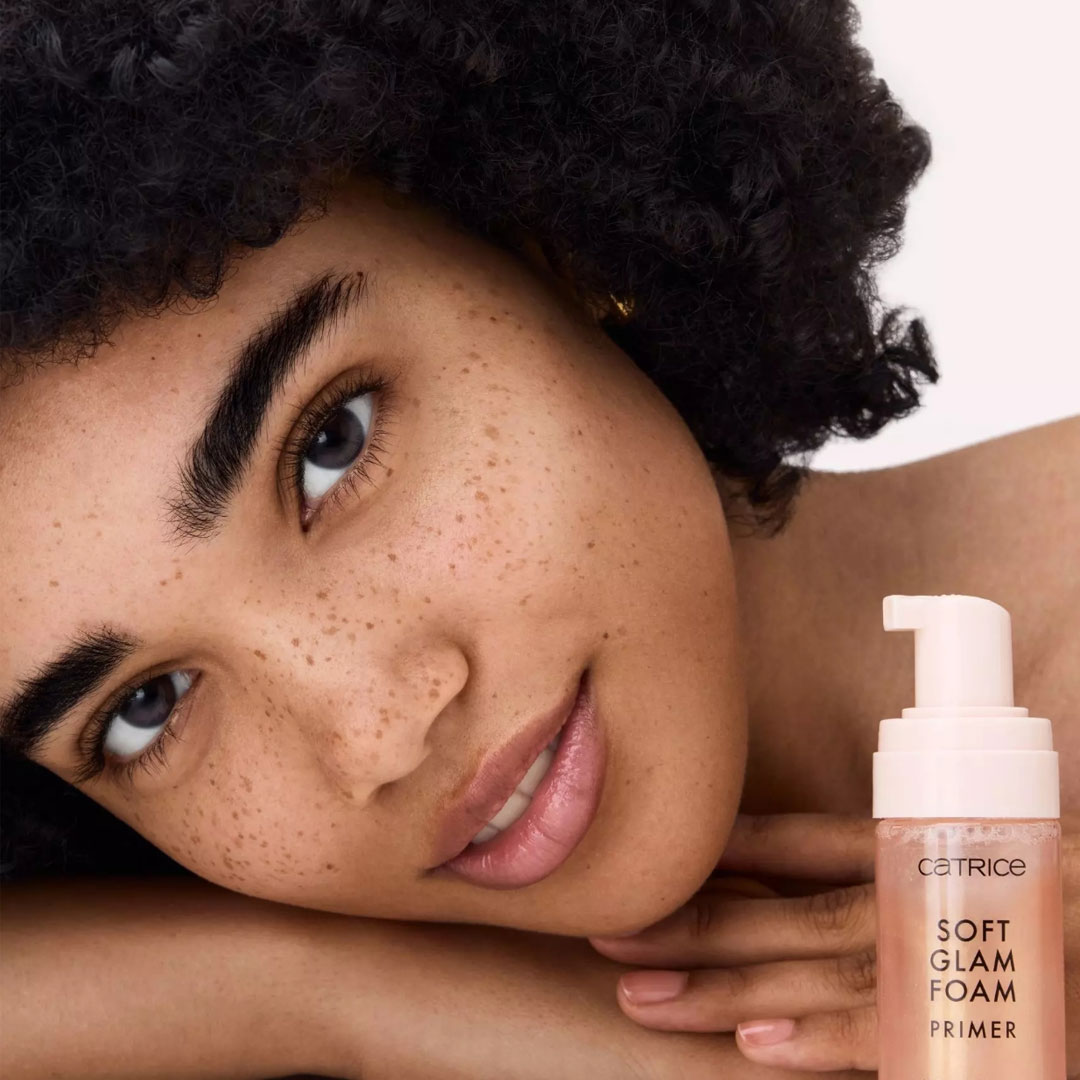 Catrice Soft Glam Foam Primer 010 beyond the cloud